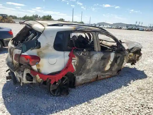 WVGBV7AXXHK022842 2017 VOLKSWAGEN TIGUAN-2
