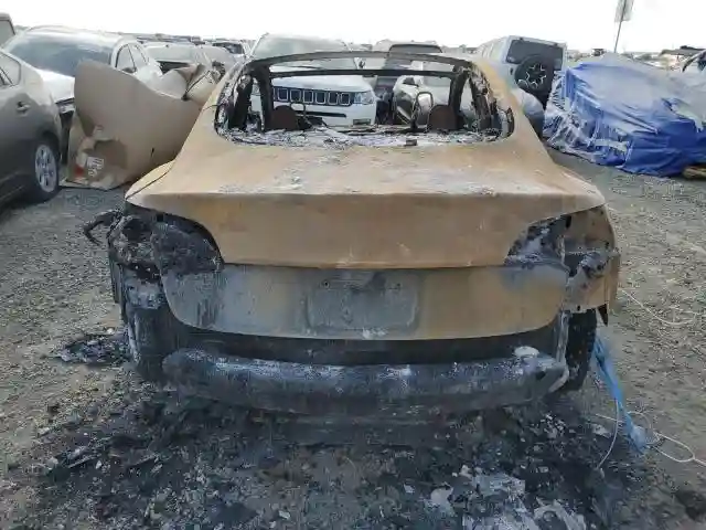 5YJ3E1EA3MF093626 2021 TESLA MODEL 3-5