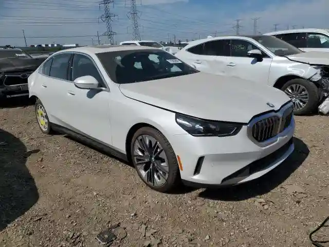 WBA53FJ00RCP20115 2024 BMW 5 SERIES-3