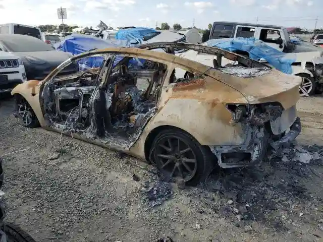 5YJ3E1EA3MF093626 2021 TESLA MODEL 3-1