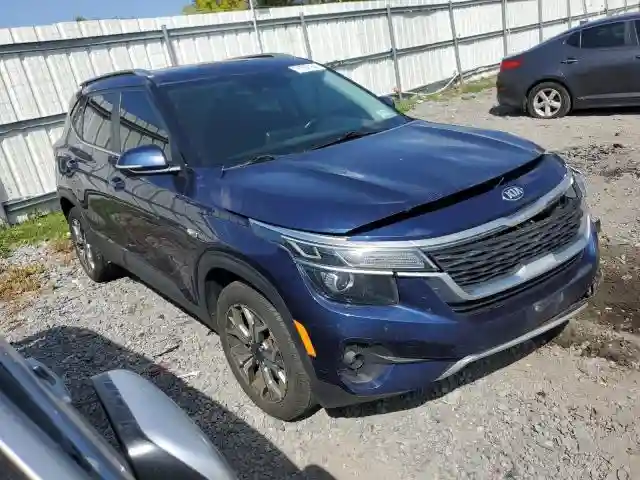 KNDERCAA6M7040987 2021 KIA SELTOS-3