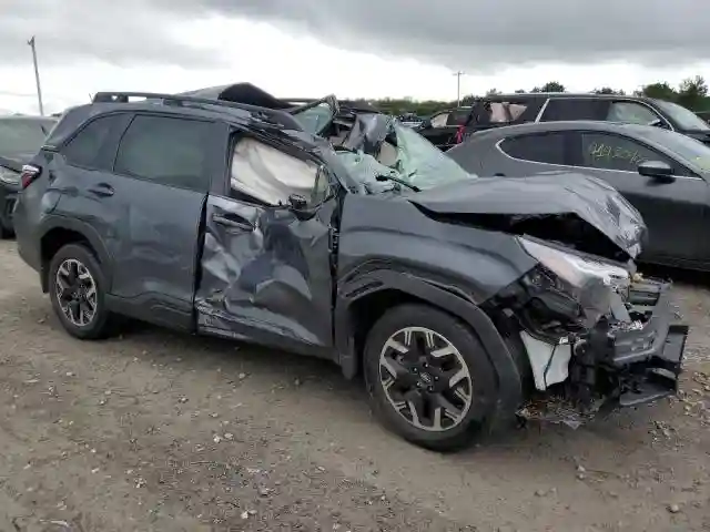 JF2SLDDC7SH481513 2025 SUBARU FORESTER-3