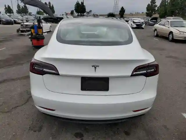 5YJ3E1EA3PF487552 2023 TESLA MODEL 3-5
