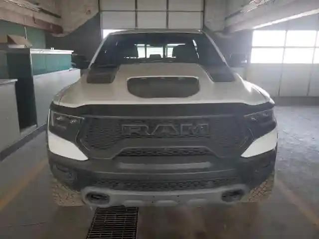 MVIN390463IND 2022 RAM 1500-4