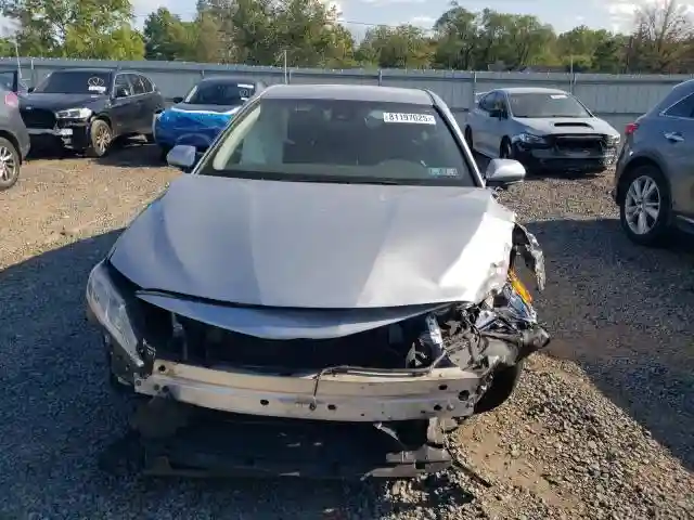 4T1R11AK2MU525758 2021 TOYOTA CAMRY-4