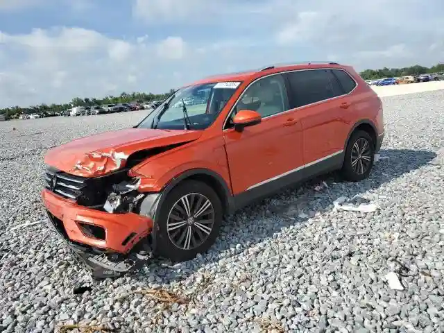 3VV3B7AX3JM021663 2018 VOLKSWAGEN TIGUAN-0