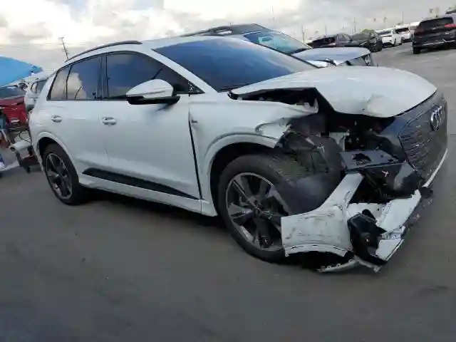 WA1K2BFZ9RP026891 2024 AUDI Q4 E-TRON-3