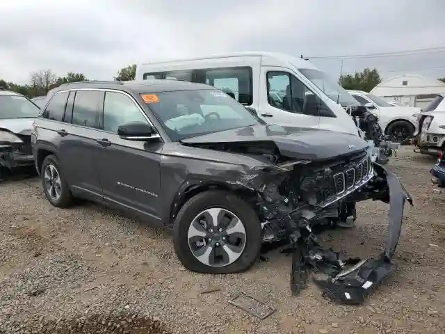 1C4RJYB60RC253433 2024 JEEP GRAND CHEROKEE-3