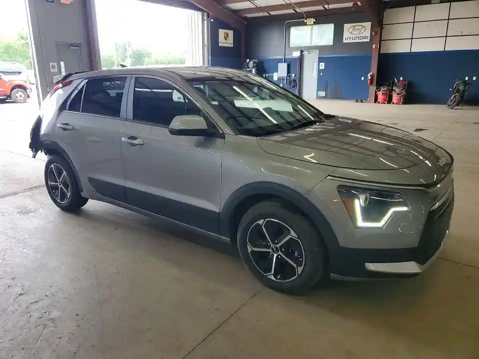 KNDCP3LE4T5323041 2026 KIA NIRO-3