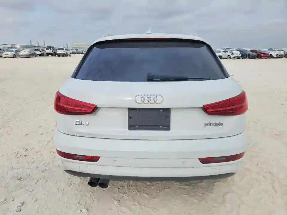 WA1HCCFS5HR000243 2017 AUDI Q3-5