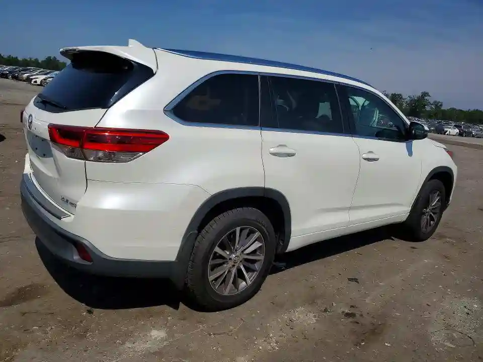 5TDJZRFHXJS911124 2018 TOYOTA HIGHLANDER-2