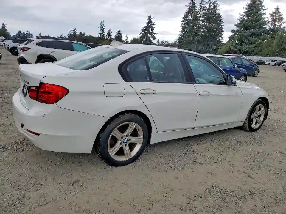 WBA3B1G56FNN91359 2015 BMW 3 SERIES-2