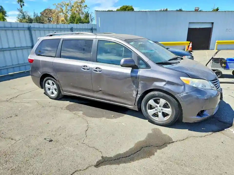 5TDKK3DCXFS547470 2015 TOYOTA SIENNA-3
