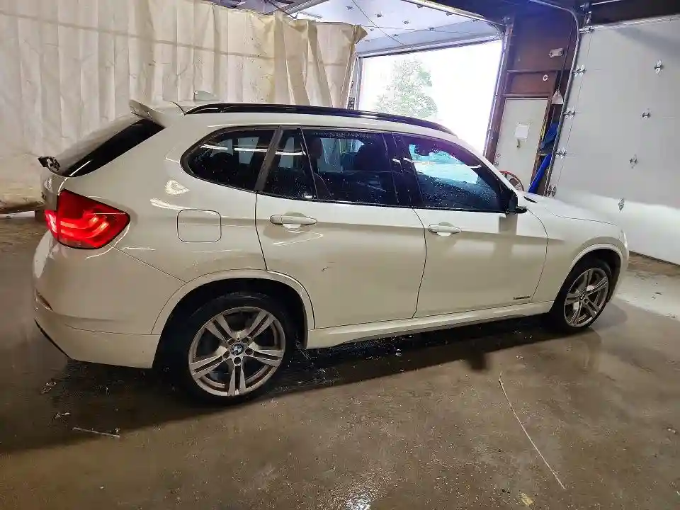 WBAVL1C5XFVY35493 2015 BMW X1-2
