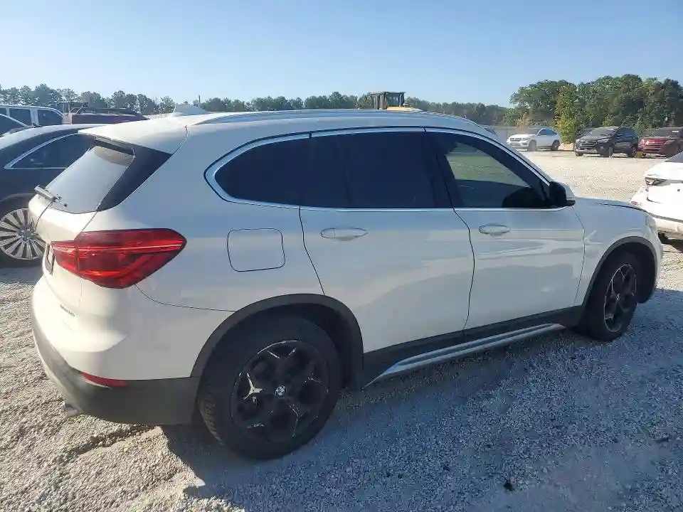 WBXHU7C32J5L07585 2018 BMW X1-2
