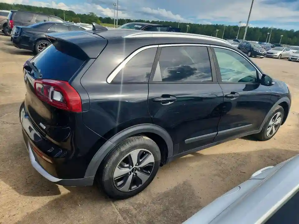 KNDCC3LC4H5065900 2017 KIA NIRO-2