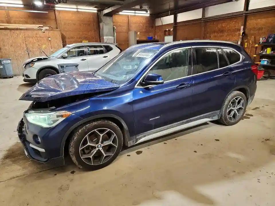 WBXHT3C32GP883105 2016 BMW X1-0