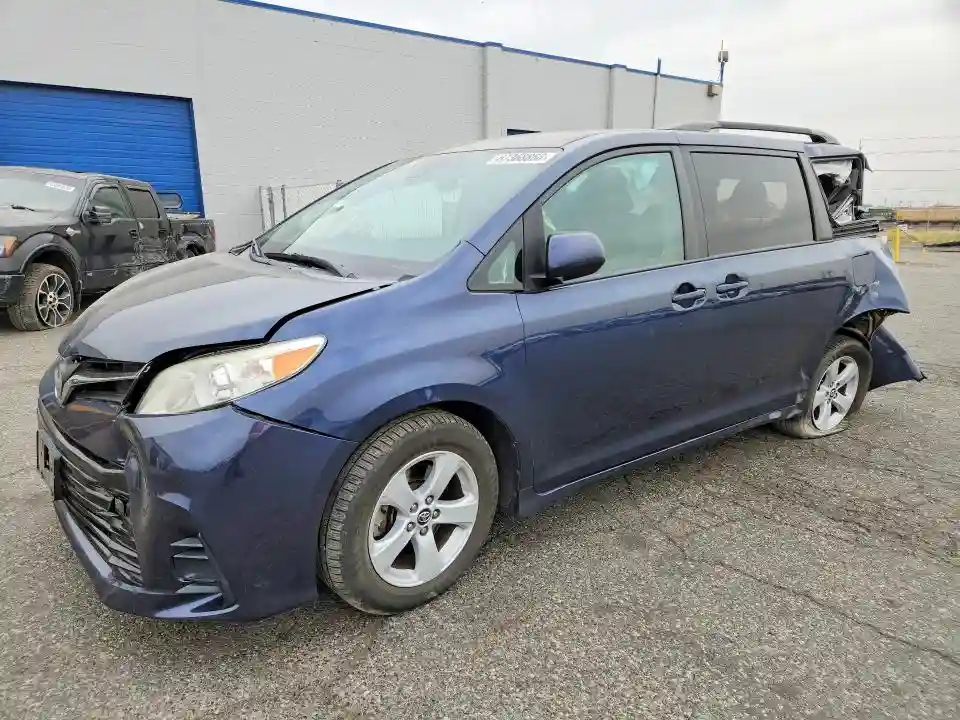 5TDKZ3DC1JS923607 2018 TOYOTA SIENNA-0