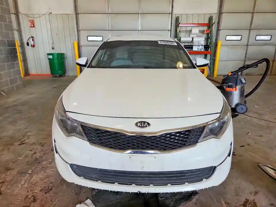 5XXGT4L38HG125471 2017 KIA OPTIMA-4