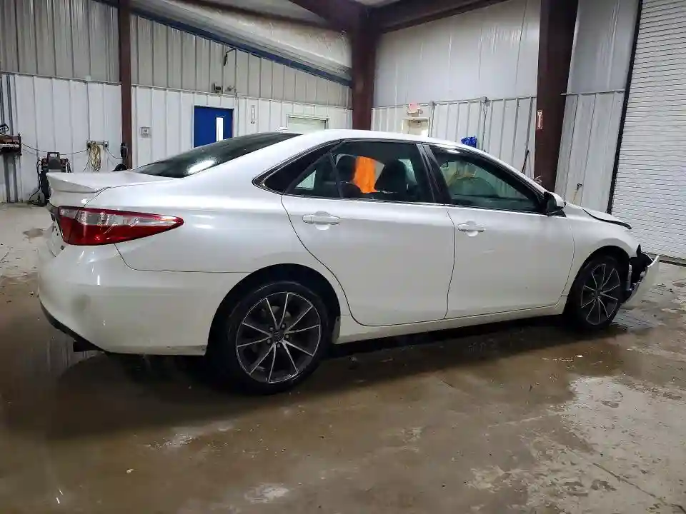 4T1BF1FK3GU167067 2016 TOYOTA CAMRY-2