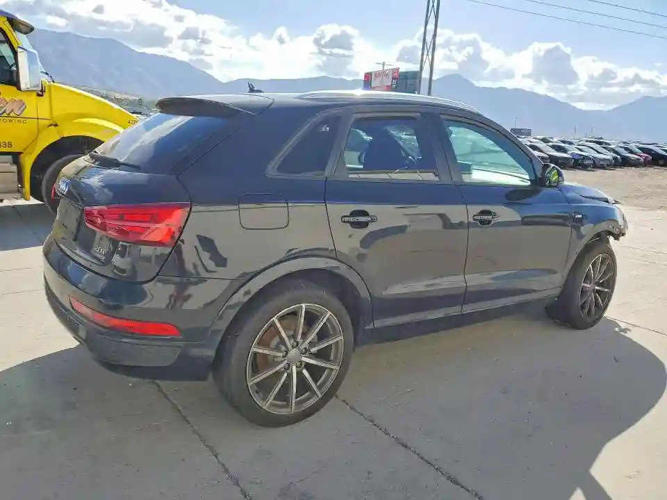 WA1ECCFS1JR026914 2018 AUDI Q3-2