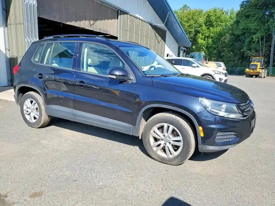 WVGBV7AXXHK000324 2017 VOLKSWAGEN TIGUAN-3