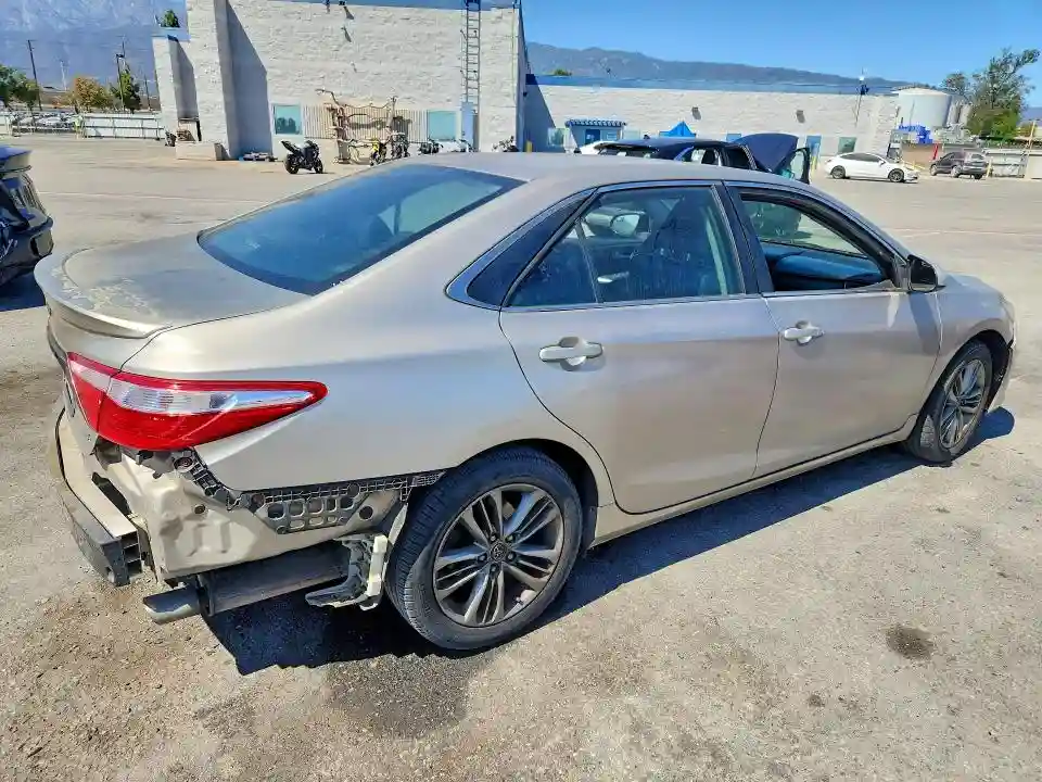 4T1BF1FKXGU161931 2016 TOYOTA CAMRY-2