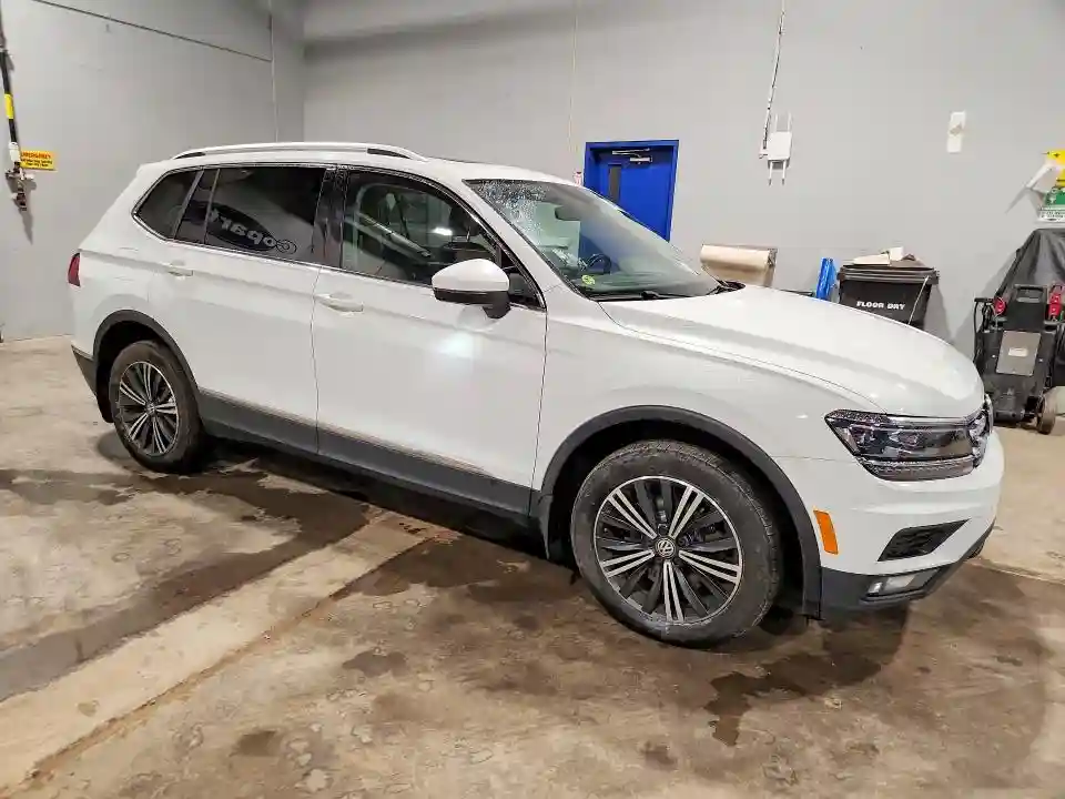 3VV4B7AX3JM067594 2018 VOLKSWAGEN TIGUAN-3