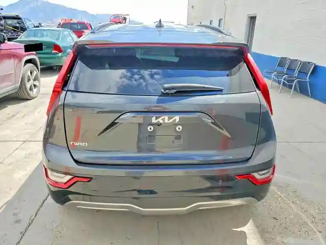 KNDCT3L17P5044827 2023 KIA NIRO-5