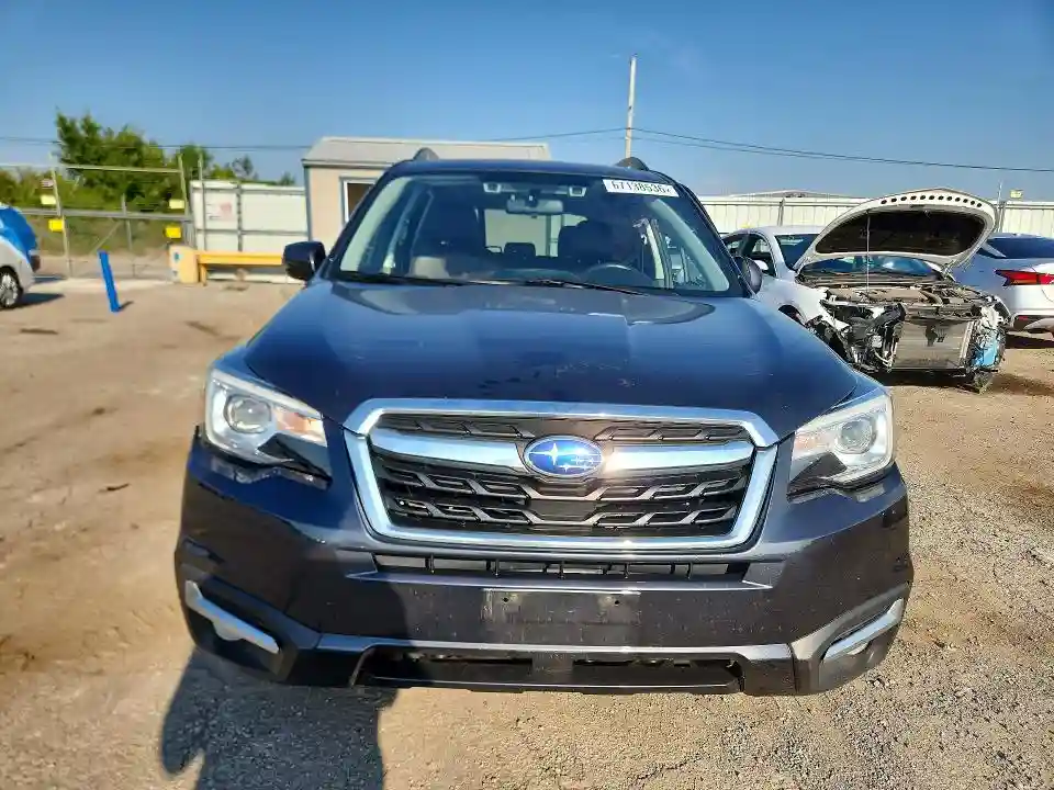 JF2SJAWC1HH588633 2017 SUBARU FORESTER-4