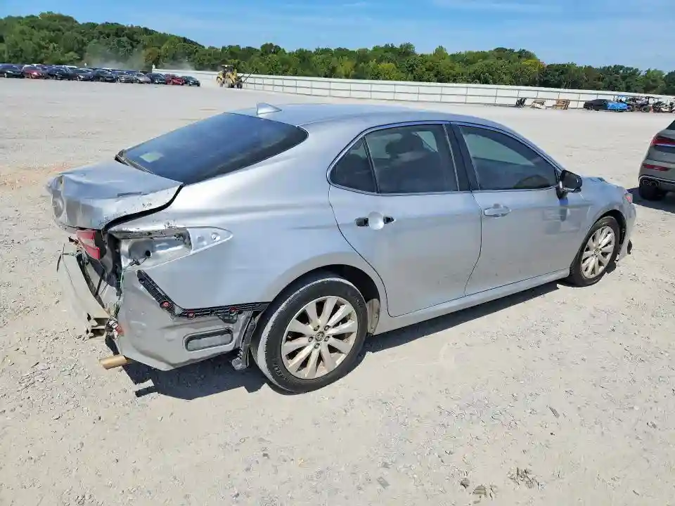 4T1C11AK4LU305588 2020 TOYOTA CAMRY-2