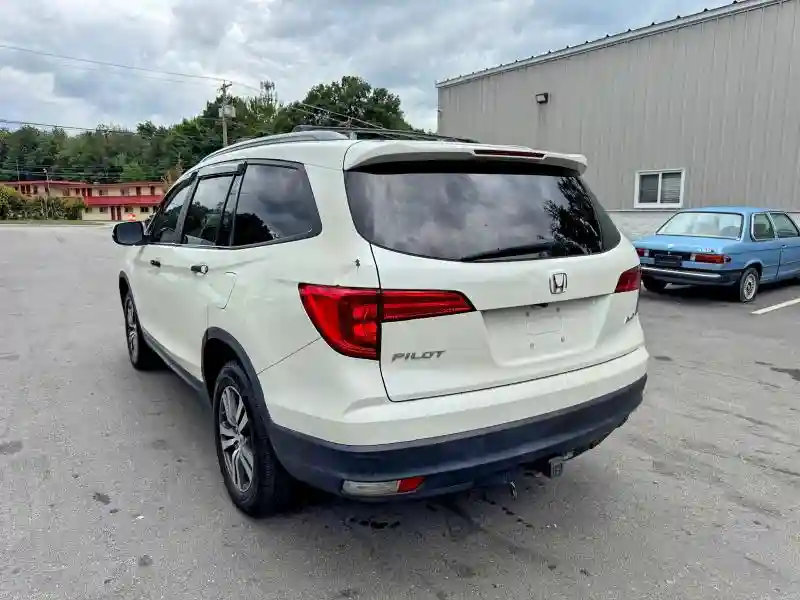 5FNYF6H52JB041110 2018 HONDA PILOT-1
