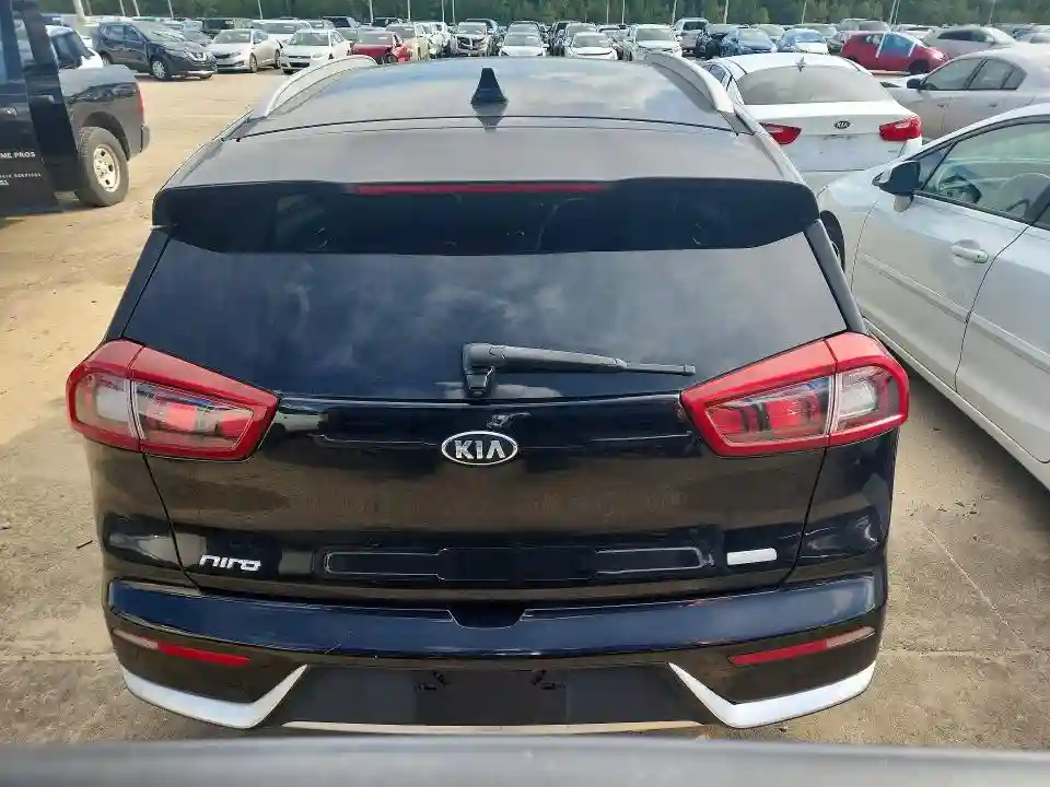 KNDCC3LC4H5065900 2017 KIA NIRO-5