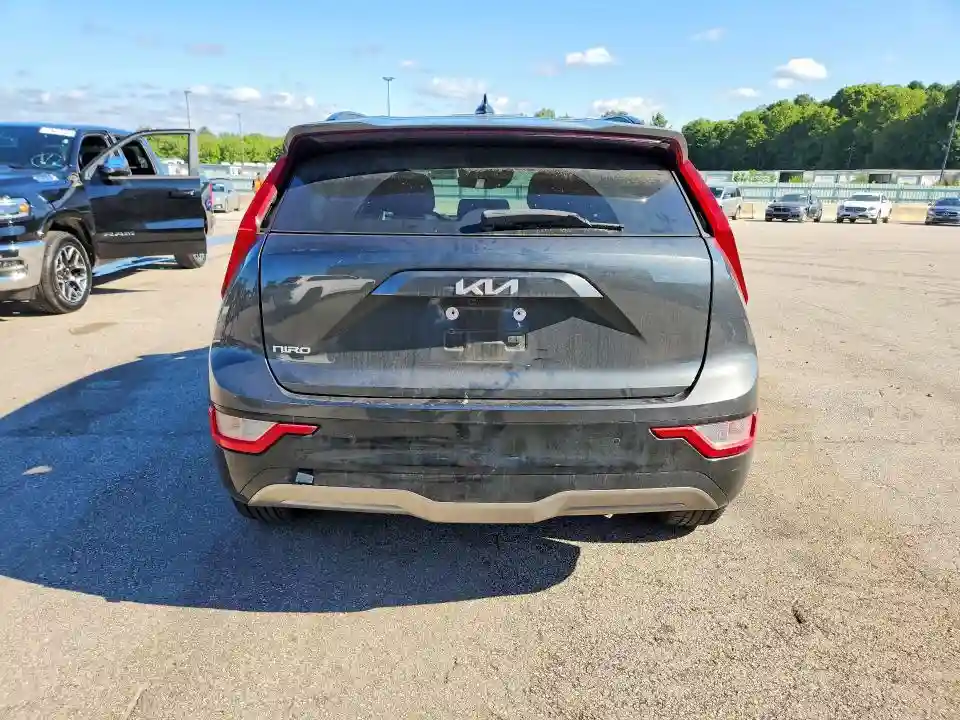 KNDCR3L13P5026713 2023 KIA NIRO-5