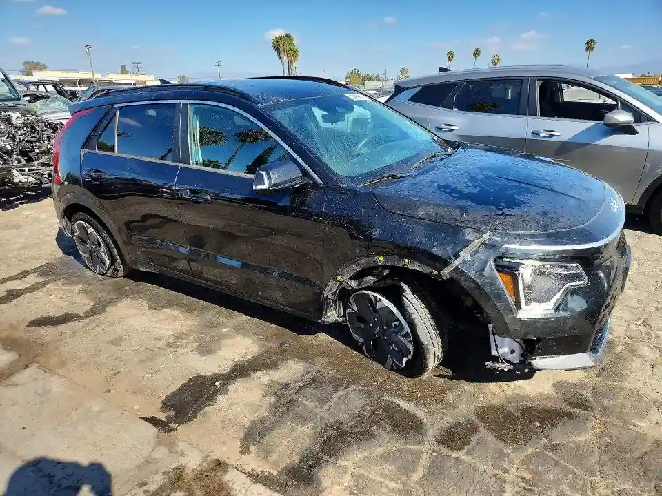 KNDCR3L17P5027962 2023 KIA NIRO-3