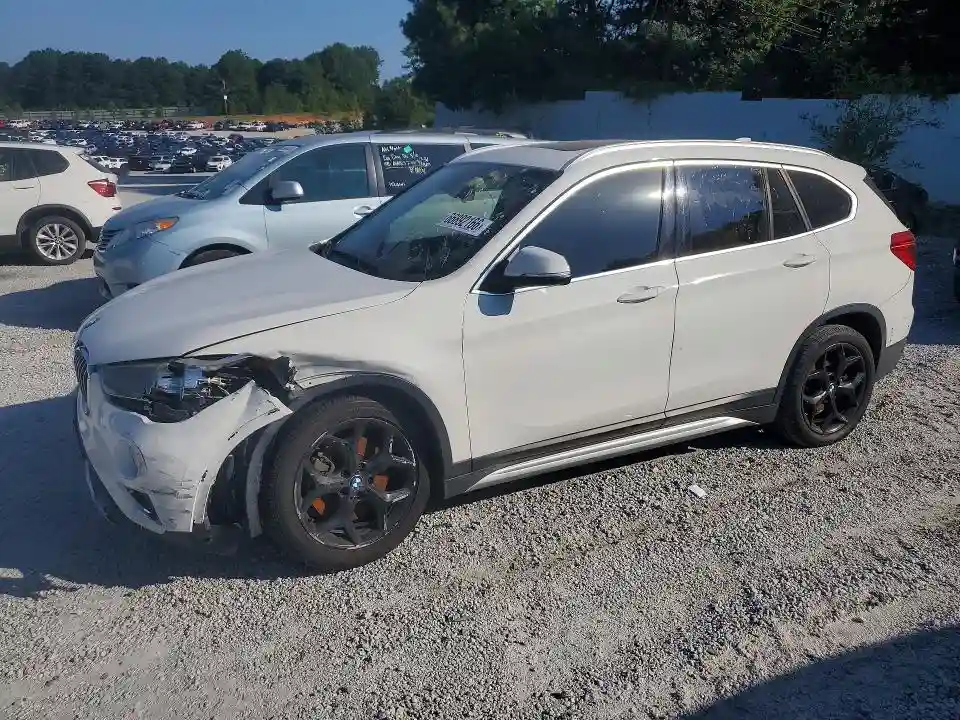 WBXHU7C32J5L07585 2018 BMW X1-0