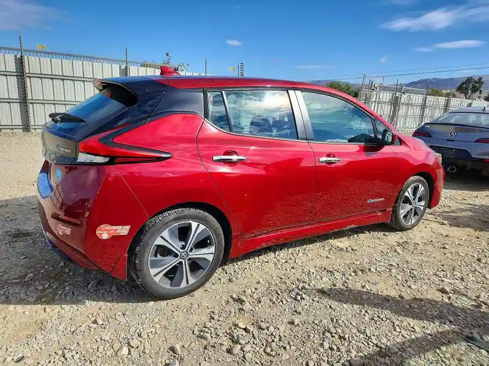 1N4AZ1CP9JC307813 2018 NISSAN LEAF-2