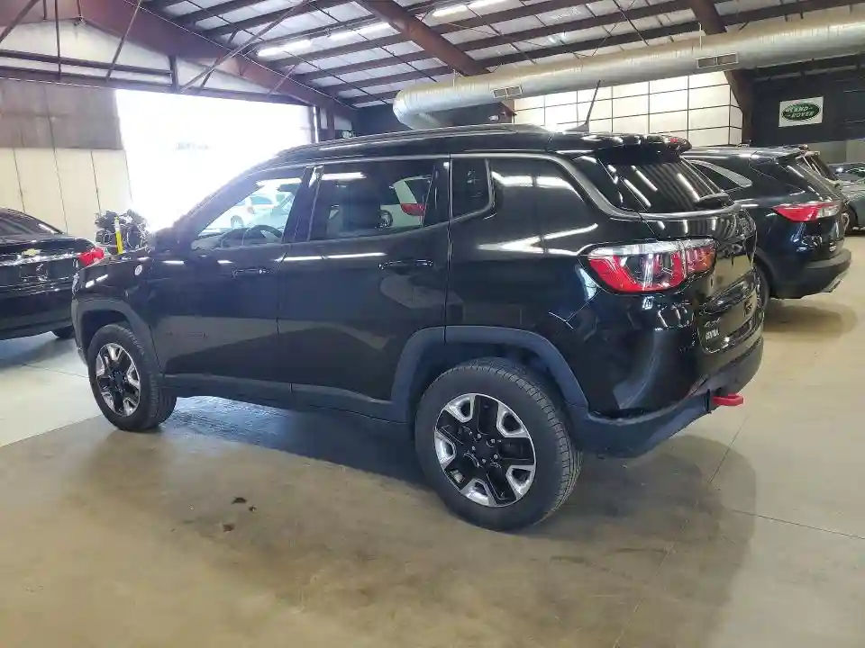 3C4NJDDB4JT129093 2018 JEEP COMPASS-1