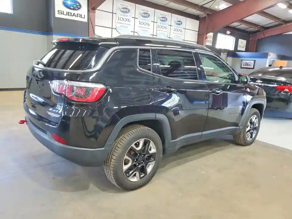 3C4NJDDB4JT129093 2018 JEEP COMPASS-2