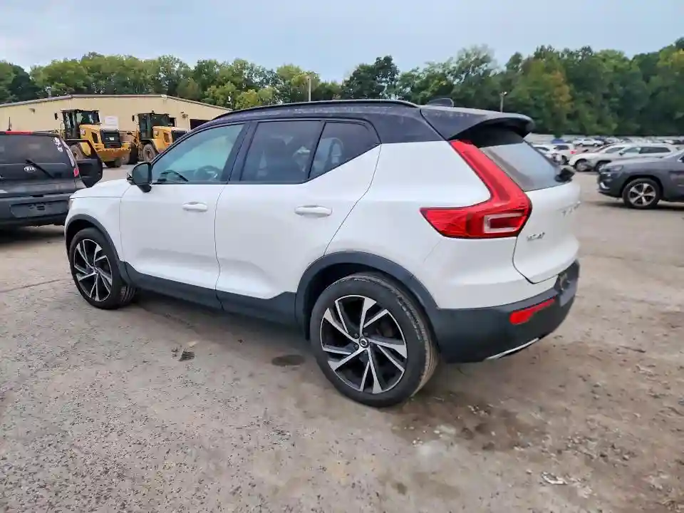 YV4162UM6K2105092 2019 VOLVO XC40-1