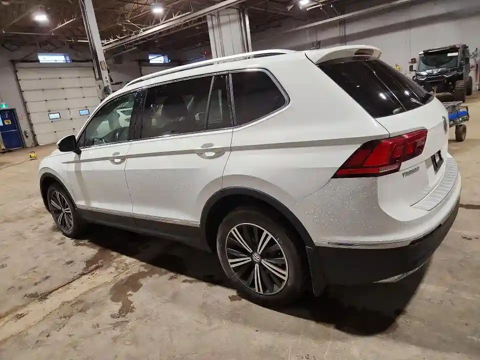 3VV4B7AX3JM067594 2018 VOLKSWAGEN TIGUAN-1