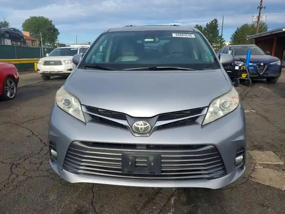 5TDDZ3DC8JS193073 2018 TOYOTA SIENNA-4