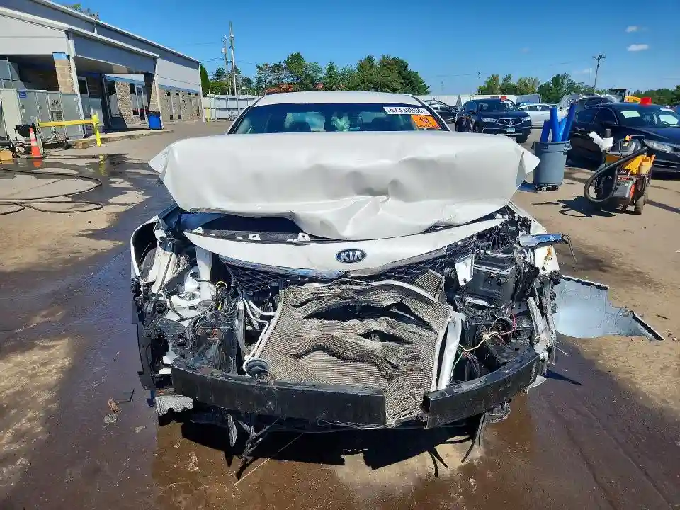 5XXGT4L3XGG063943 2016 KIA OPTIMA-4