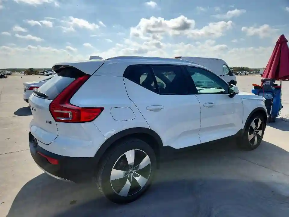YV4162UK0K2133310 2019 VOLVO XC40-2