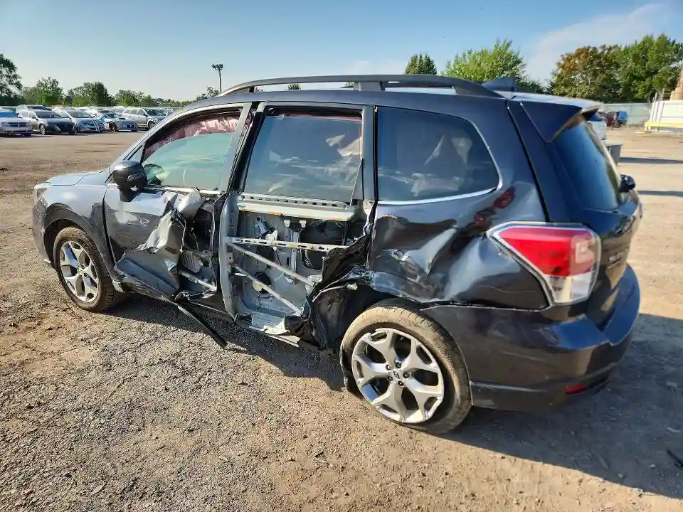 JF2SJAWC1HH588633 2017 SUBARU FORESTER-1