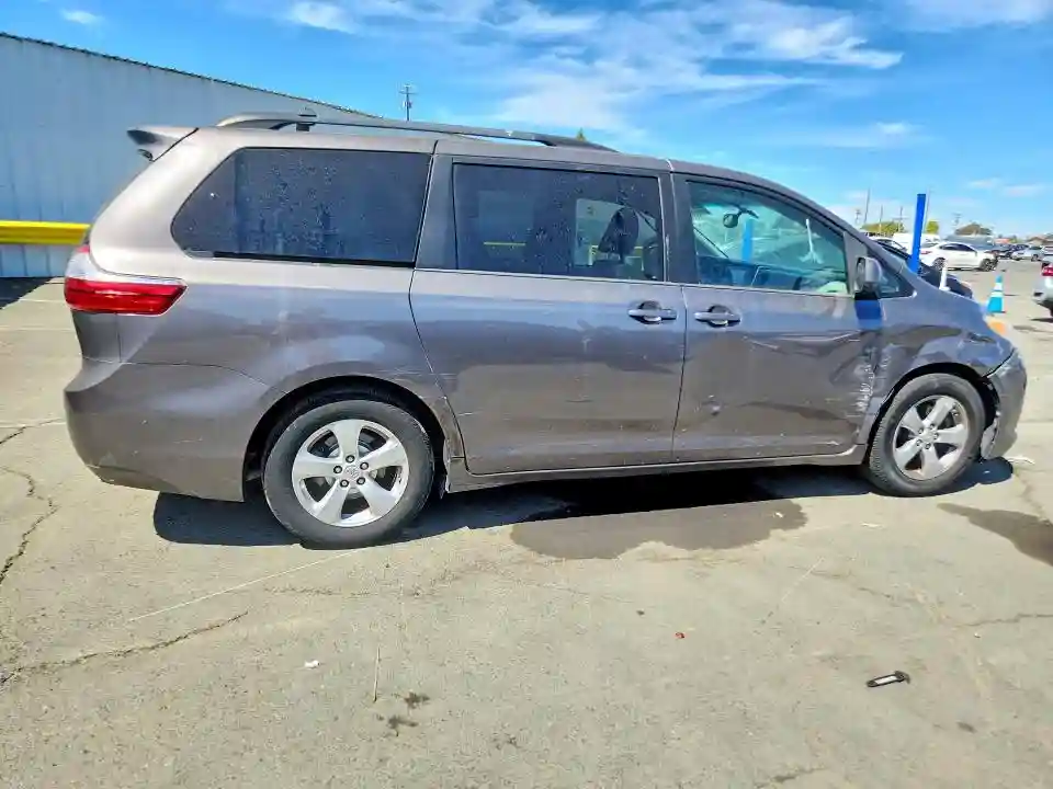 5TDKK3DCXFS547470 2015 TOYOTA SIENNA-2