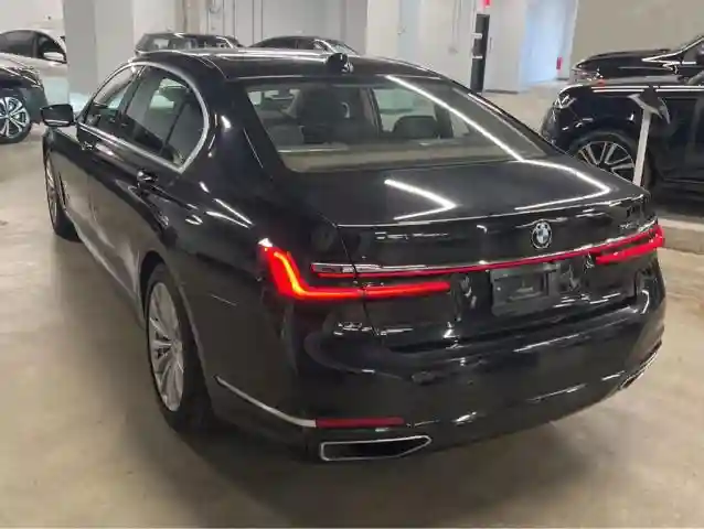 WBA7T2C00NCH24385 2022 BMW 7 SERIES-2