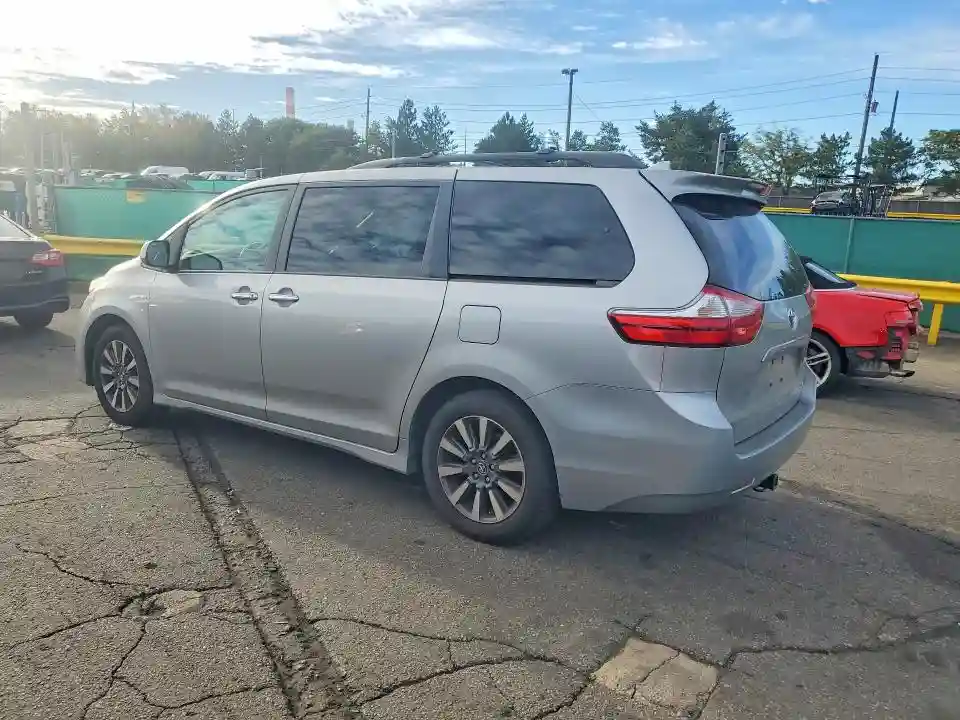 5TDDZ3DC8JS193073 2018 TOYOTA SIENNA-1