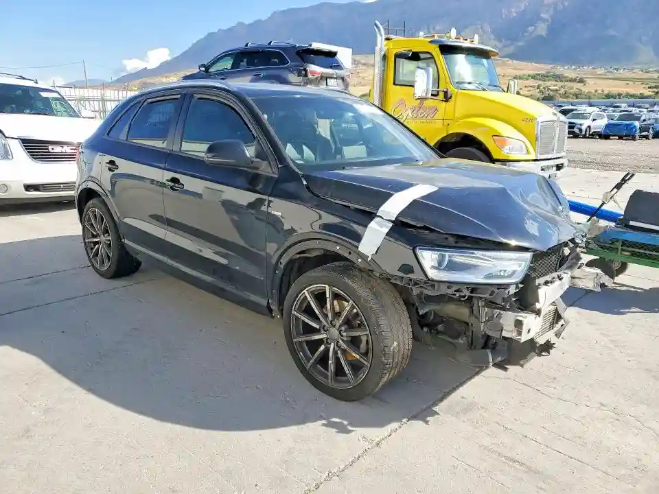 WA1ECCFS1JR026914 2018 AUDI Q3-3