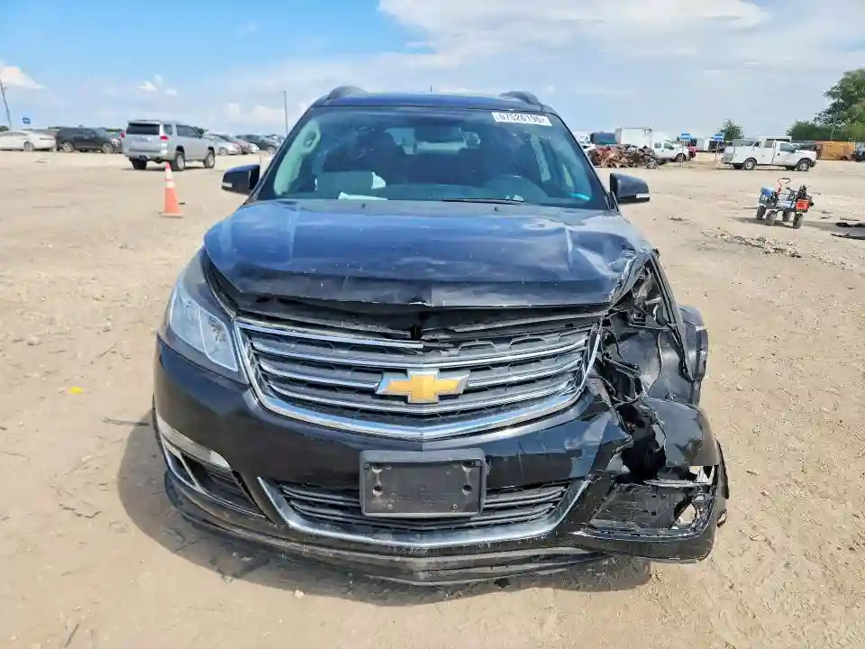 1GNKVHKD7HJ329526 2017 CHEVROLET TRAVERSE-4